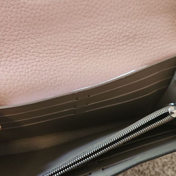 Louis Vuitton Taurillon Capucines Wallet - Picture 7 of 12